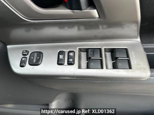 Used 2007 AT toyota noah ZRR70W Image[18]