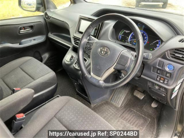 Used 2015 AT toyota voxy ZWR80G Image[2]
