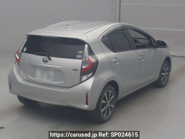 Used 2020 AT toyota aqua NHP10 Image[1]