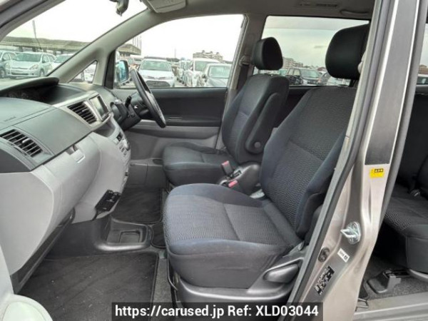 Used 2006 AT toyota voxy AZR60G Image[15]