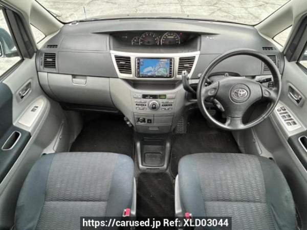 Used 2006 AT toyota voxy AZR60G Image[17]