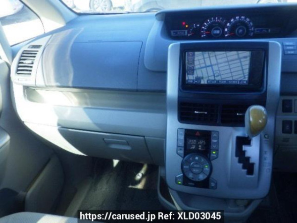 Used 2009 AT toyota noah ZRR70W Image[18]