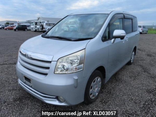 Used 2007 AT toyota noah ZRR70G Image[2]