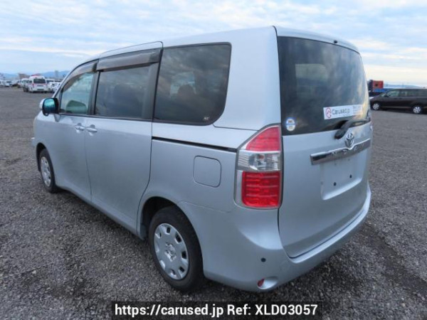 Used 2007 AT toyota noah ZRR70G Image[4]