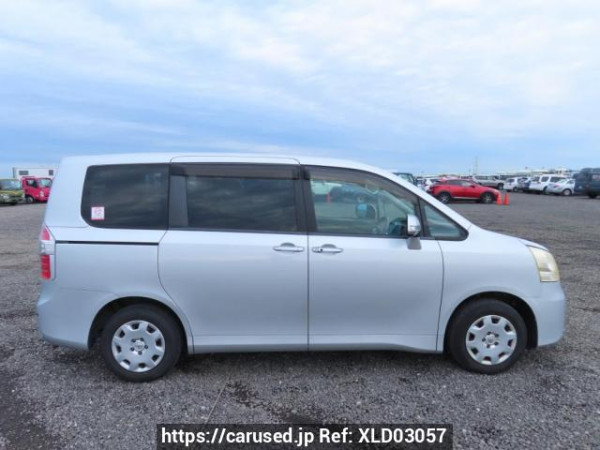 Used 2007 AT toyota noah ZRR70G Image[7]