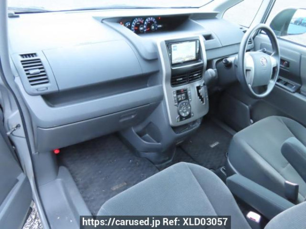 Used 2007 AT toyota noah ZRR70G Image[14]