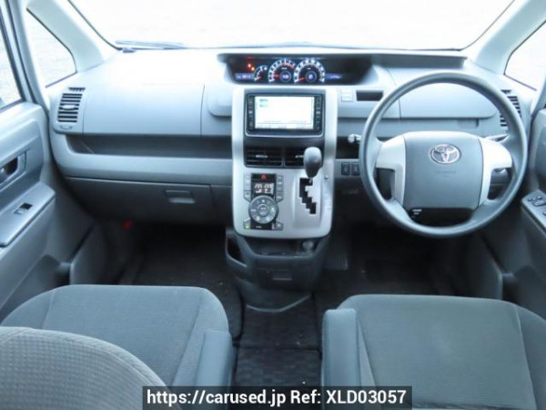Used 2007 AT toyota noah ZRR70G Image[22]