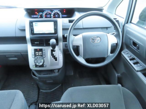 Used 2007 AT toyota noah ZRR70G Image[24]