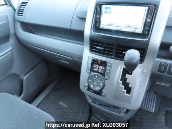 Used 2007 AT toyota noah ZRR70G Image[27]