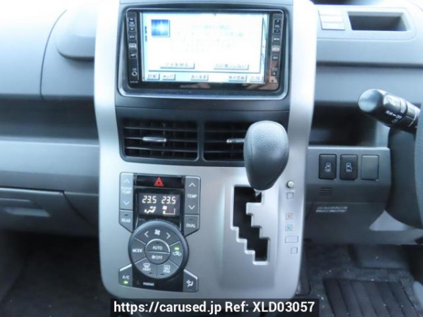Used 2007 AT toyota noah ZRR70G Image[28]