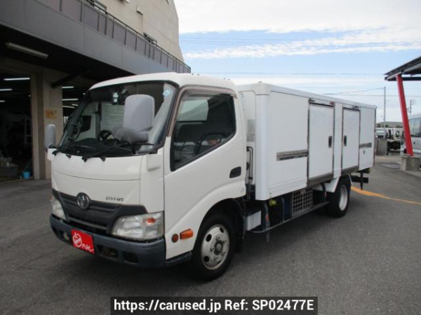 Used 2013 MT toyota dyna-truck XZU655 Image[0]