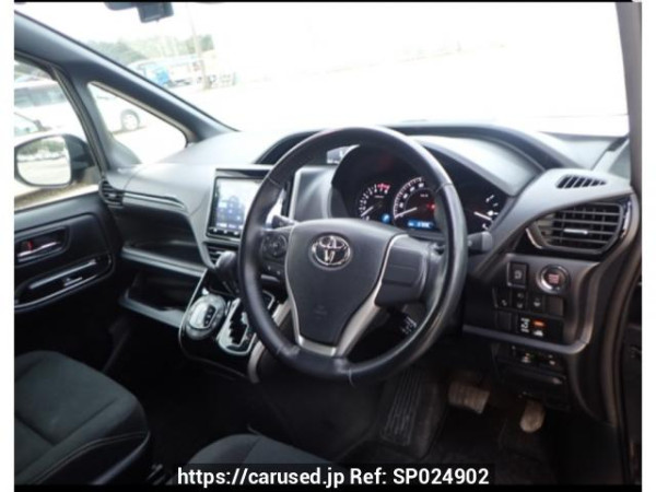 Used 2018 AT toyota esquire ZRR85G Image[1]