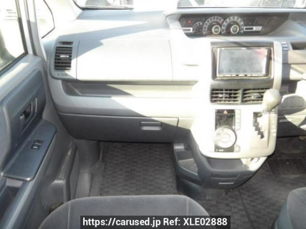 Used 2010 AT toyota noah ZRR70G Image[16]