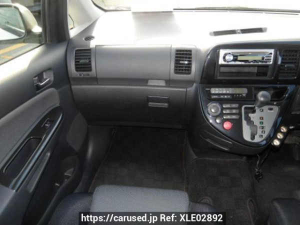 Used 2004 AT toyota wish ZNE10G Image[16]