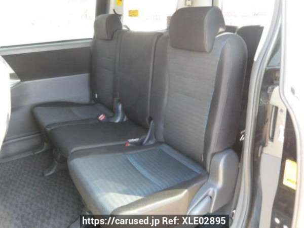 Used 2009 AT toyota voxy ZRR70W Image[12]