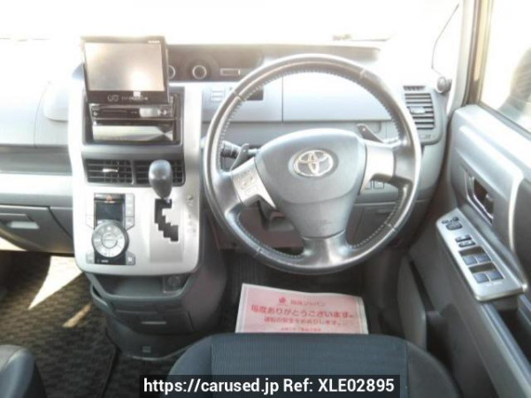 Used 2009 AT toyota voxy ZRR70W Image[18]