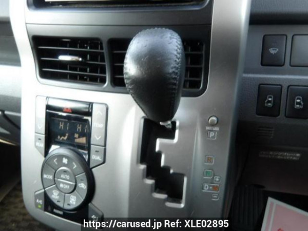 Used 2009 AT toyota voxy ZRR70W Image[23]