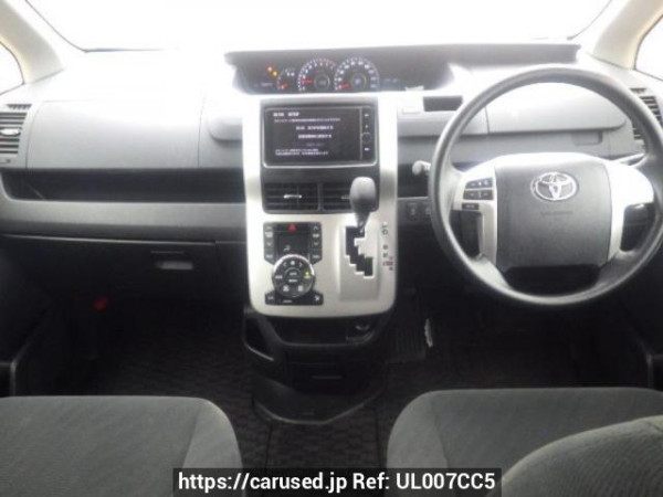 Used 2013 AT toyota noah ZRR70G Image[16]