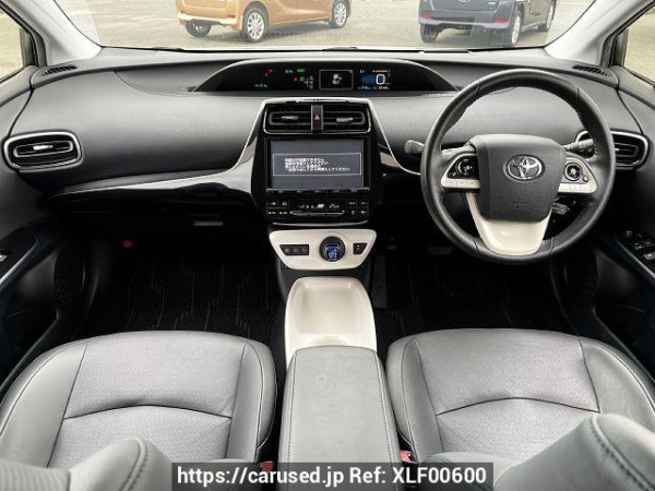 Used 2016 CVT toyota prius DAA-ZVW51 Image[1]