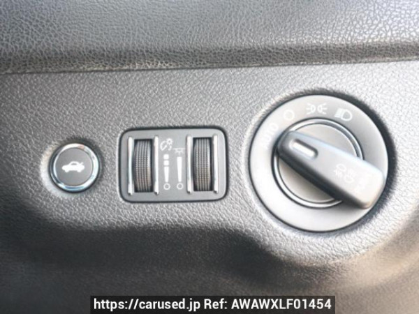 Used 2013 AT chrysler 300 LX36 Image[32]