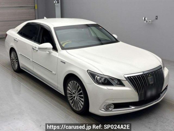 Used 2014 AT toyota crown-majesta GWS214 Image[2]