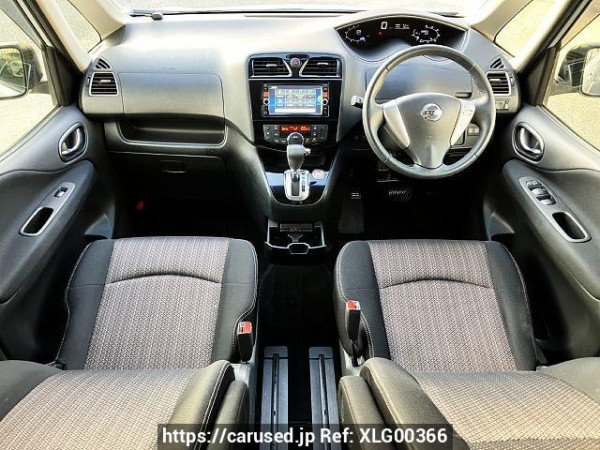 Used 2014 AT nissan serena DAA-HFC26 Image[1]