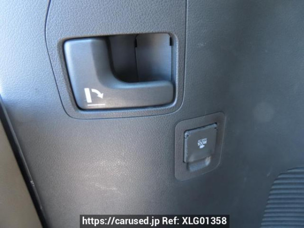 Used 2008 AT toyota land-cruiser UZJ200W Image[10]