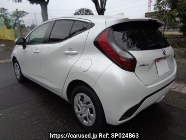 Used 2025 AT toyota aqua MXPK11 Image[1]