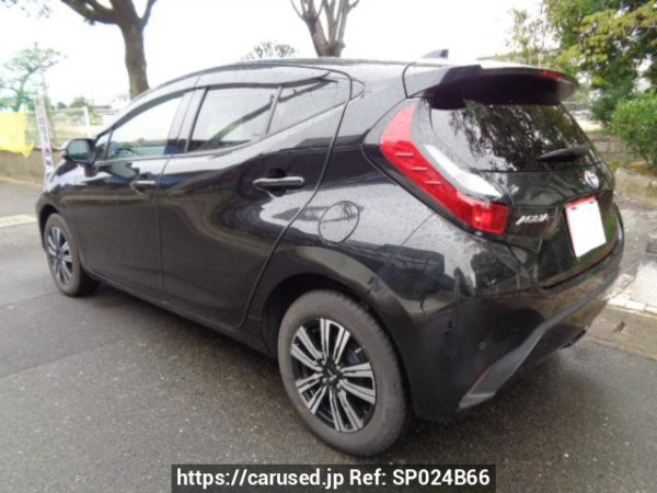 Used 2024 AT toyota aqua MXPK11 Image[1]