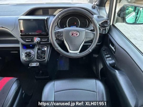 Used 2014 AT toyota noah ZRR80W Image[21]