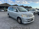 Toyota Noah AZR60G