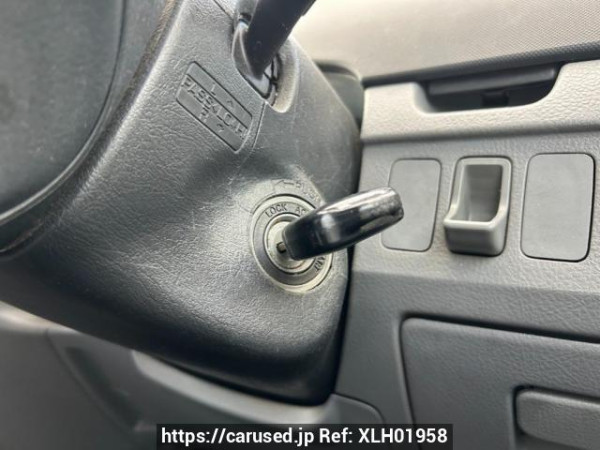 Used 2004 AT toyota noah AZR60G Image[29]