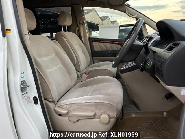 Buy Used 2002 Toyota Alphard ANH10W (XLH01959) - Carused.jp