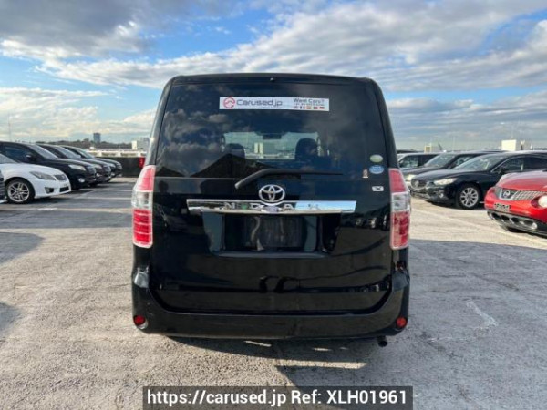 Used 2007 AT toyota noah ZRR70G Image[5]