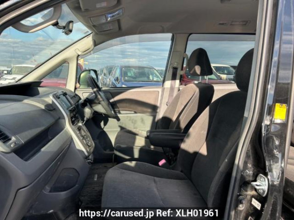 Used 2007 AT toyota noah ZRR70G Image[13]