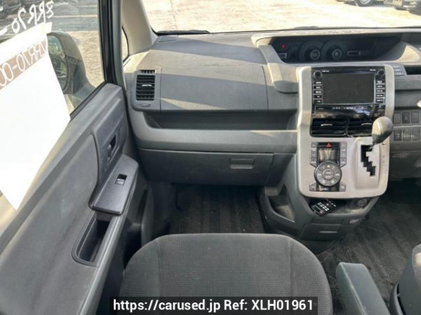 Used 2007 AT toyota noah ZRR70G Image[20]