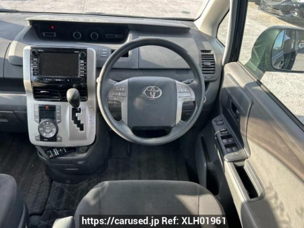 Used 2007 AT toyota noah ZRR70G Image[21]