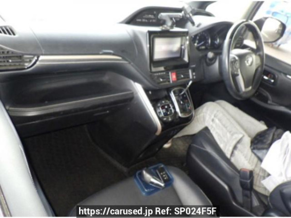 Used 2017 AT toyota esquire ZRR80G Image[2]