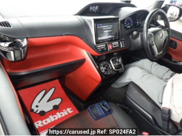 Used 2017 AT toyota voxy ZWR80W Image[2]