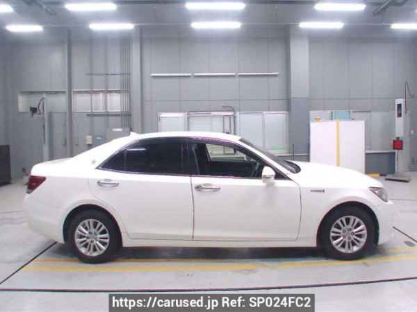 Used 2013 AT toyota crown-hybrid AWS210 Image[2]