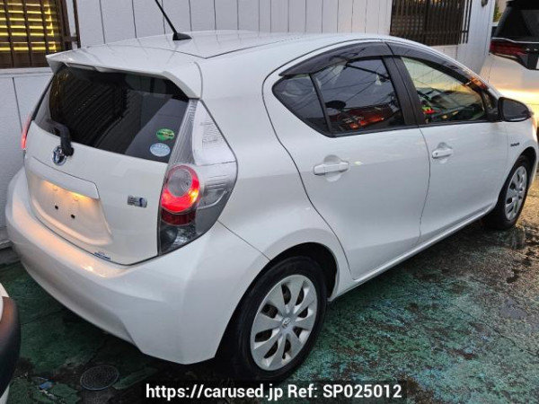 Used 2012 AT toyota aqua NHP10 Image[2]