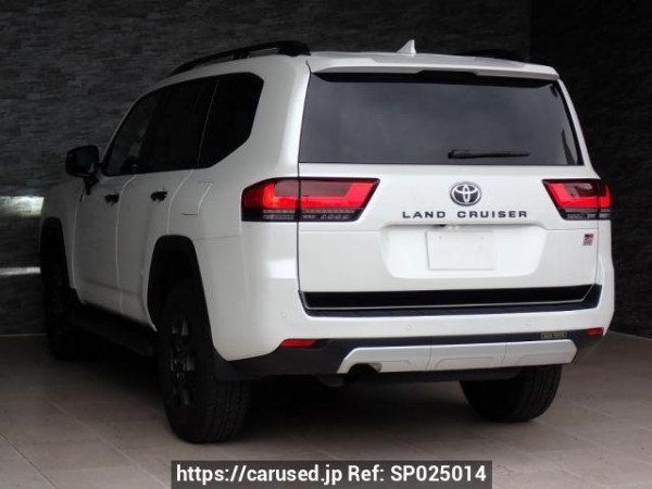 Used 2022 AT toyota land-cruiser FJA300W Image[1]