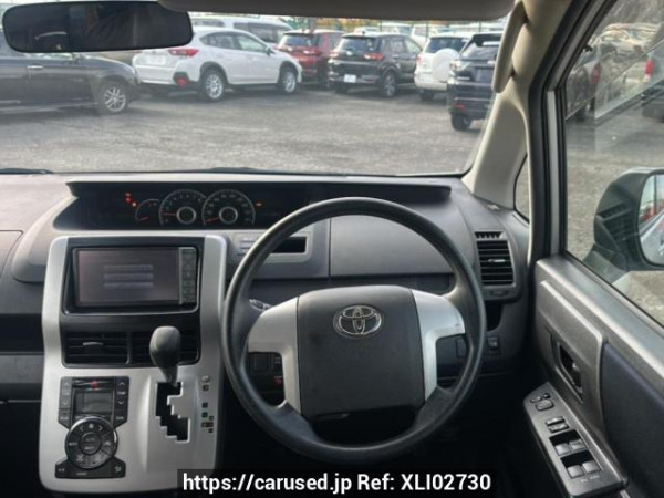 Used 2010 AT toyota noah ZRR75G Image[18]