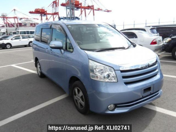 Used 2007 AT toyota noah ZRR70G Image[0]