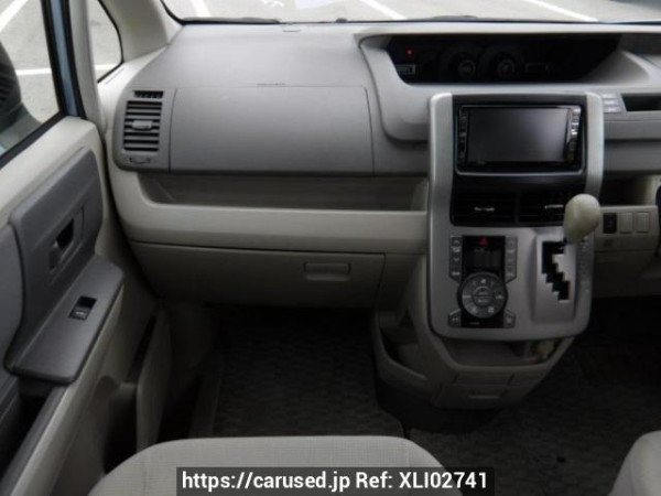 Used 2007 AT toyota noah ZRR70G Image[17]