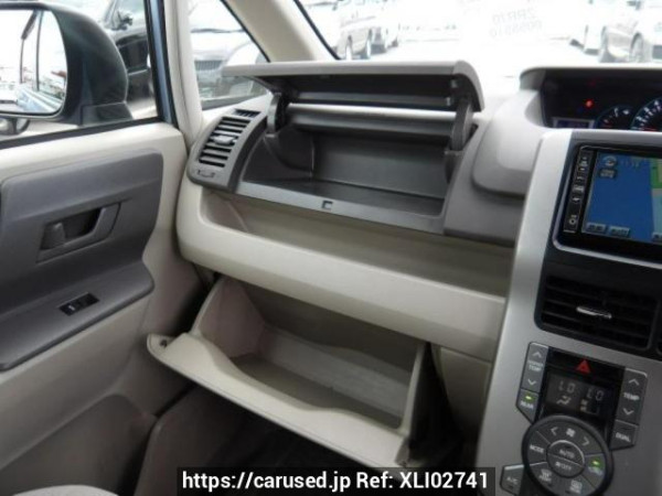 Used 2007 AT toyota noah ZRR70G Image[19]