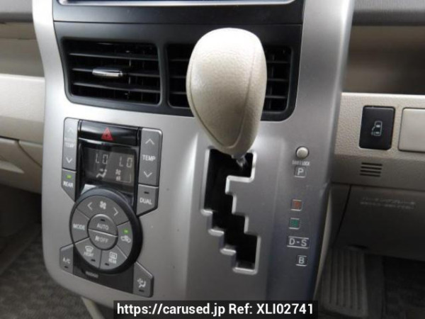 Used 2007 AT toyota noah ZRR70G Image[24]
