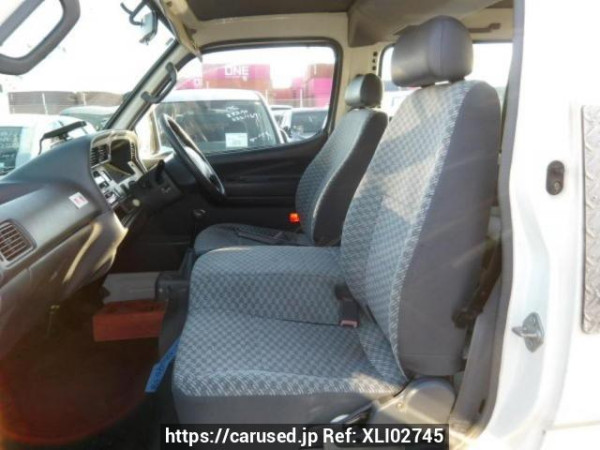 Used 2004 MT toyota regiusace-van TRH112V Image[10]