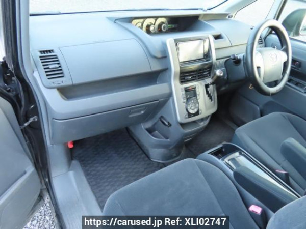 Used 2010 AT toyota noah ZRR70G Image[15]