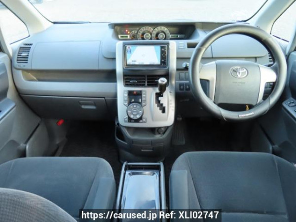 Used 2010 AT toyota noah ZRR70G Image[22]